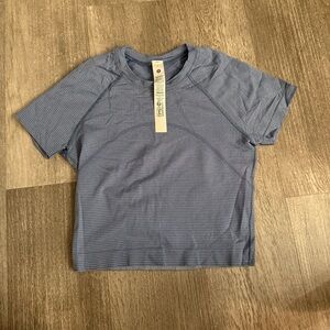Lululemon Cropped Swiftly Short Sleeve Tee
